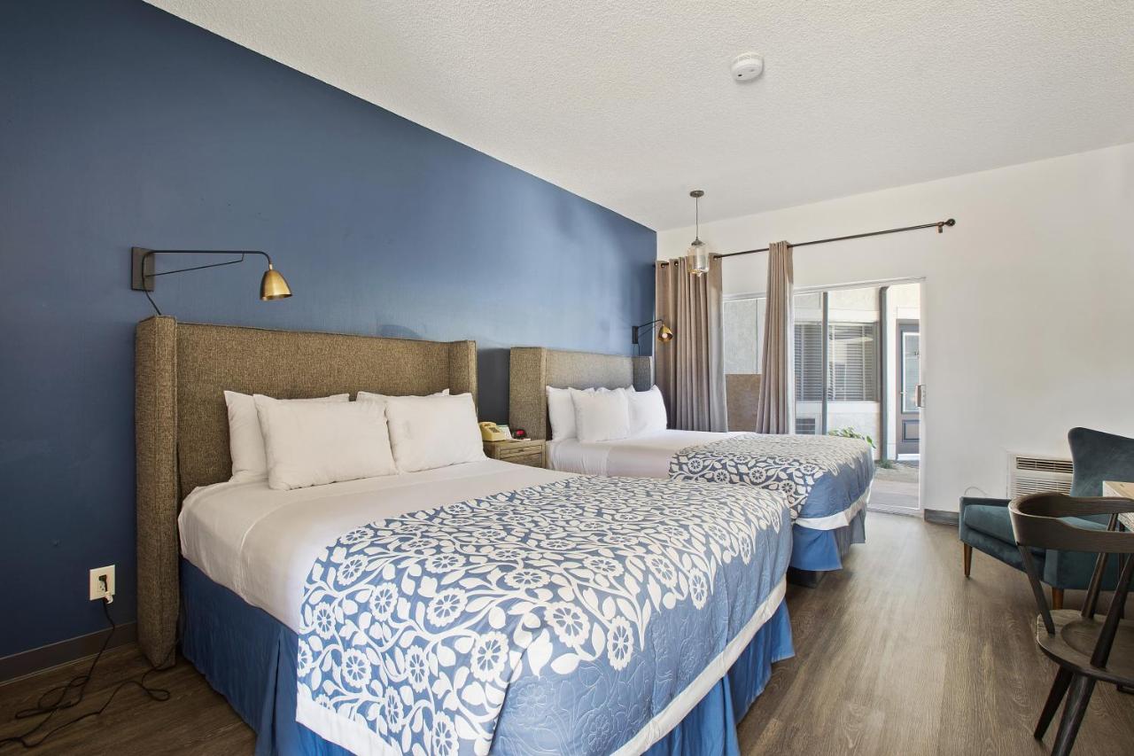 Queen Room with Balcony at Sideways Inn