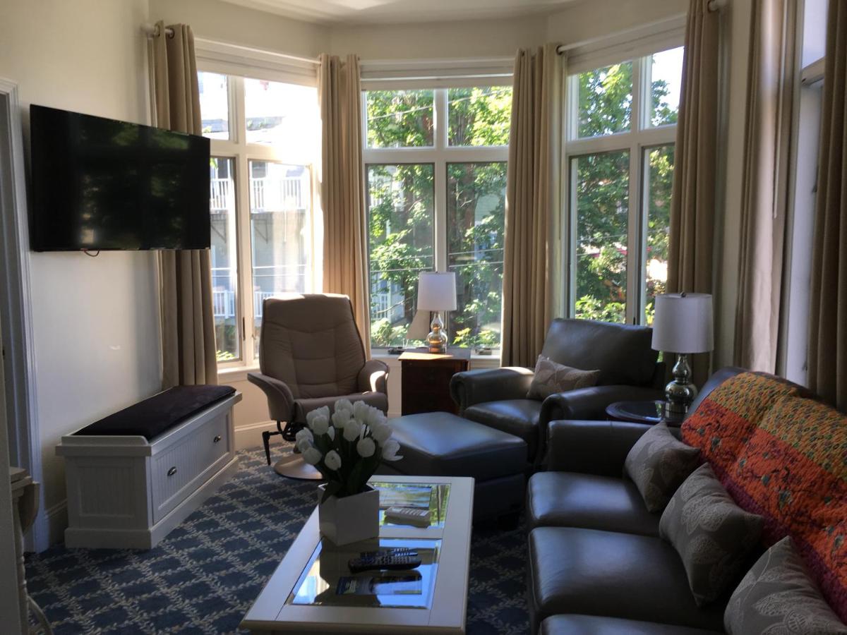 | Camden Riverhouse Hotel and Inn