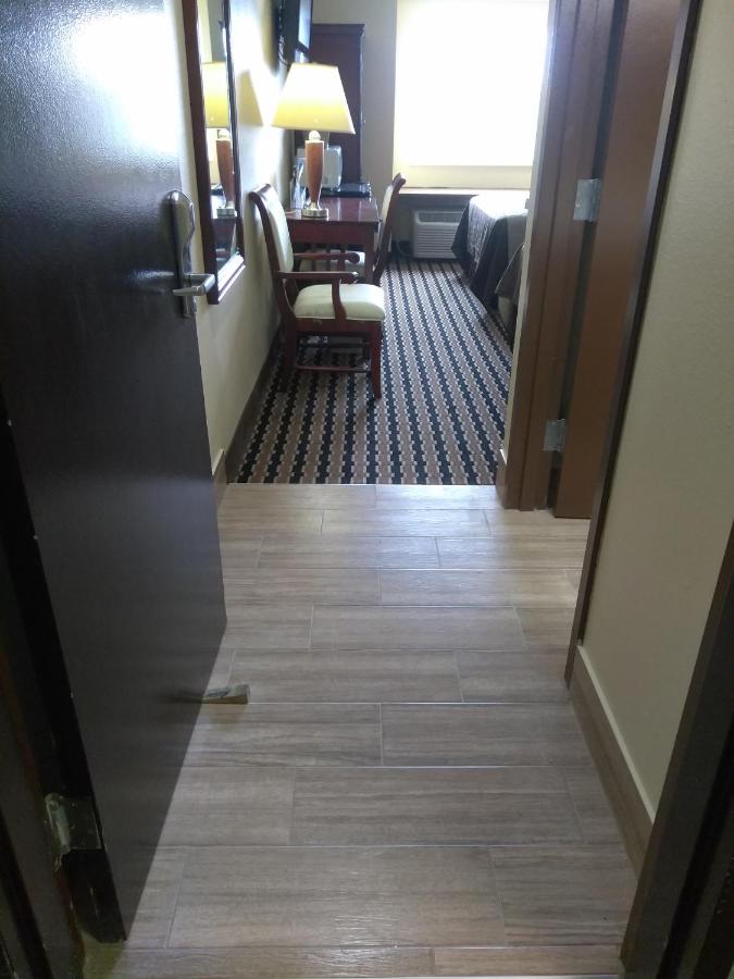 | Expo Inn