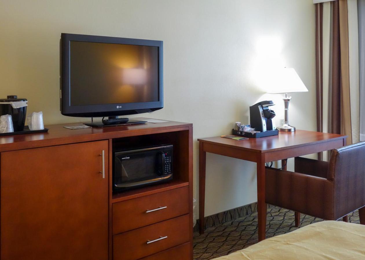 King Room - Non-Smoking at Country Inn & Suites by Radisson, Mishawaka - South Bend