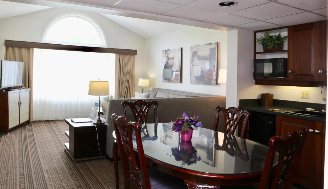 Deluxe Suite at Fairbanks Inn