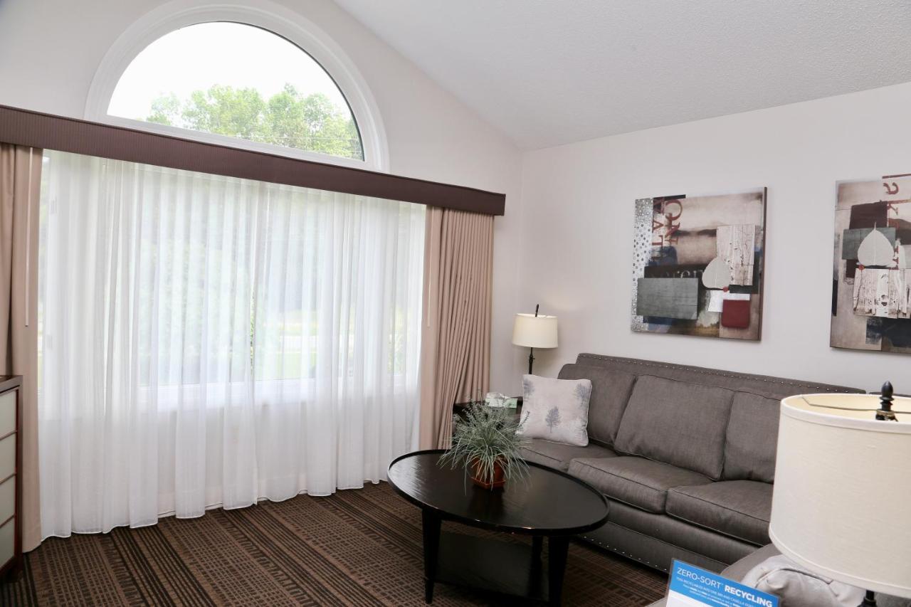 Deluxe Suite at Fairbanks Inn