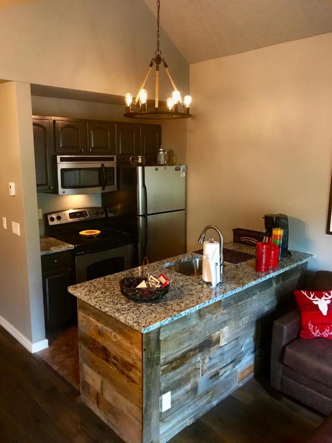| Breck Creekside at Wildwood Suites