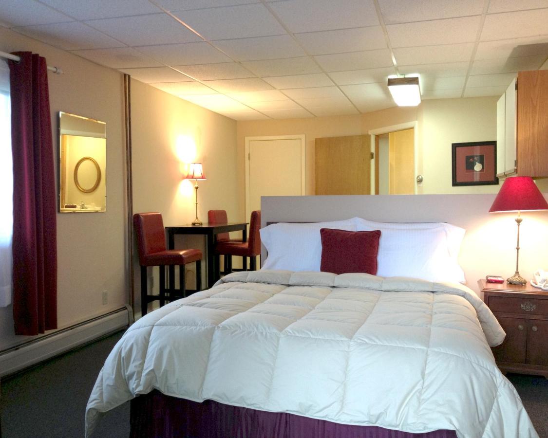  | Vinehurst Inn & Suites