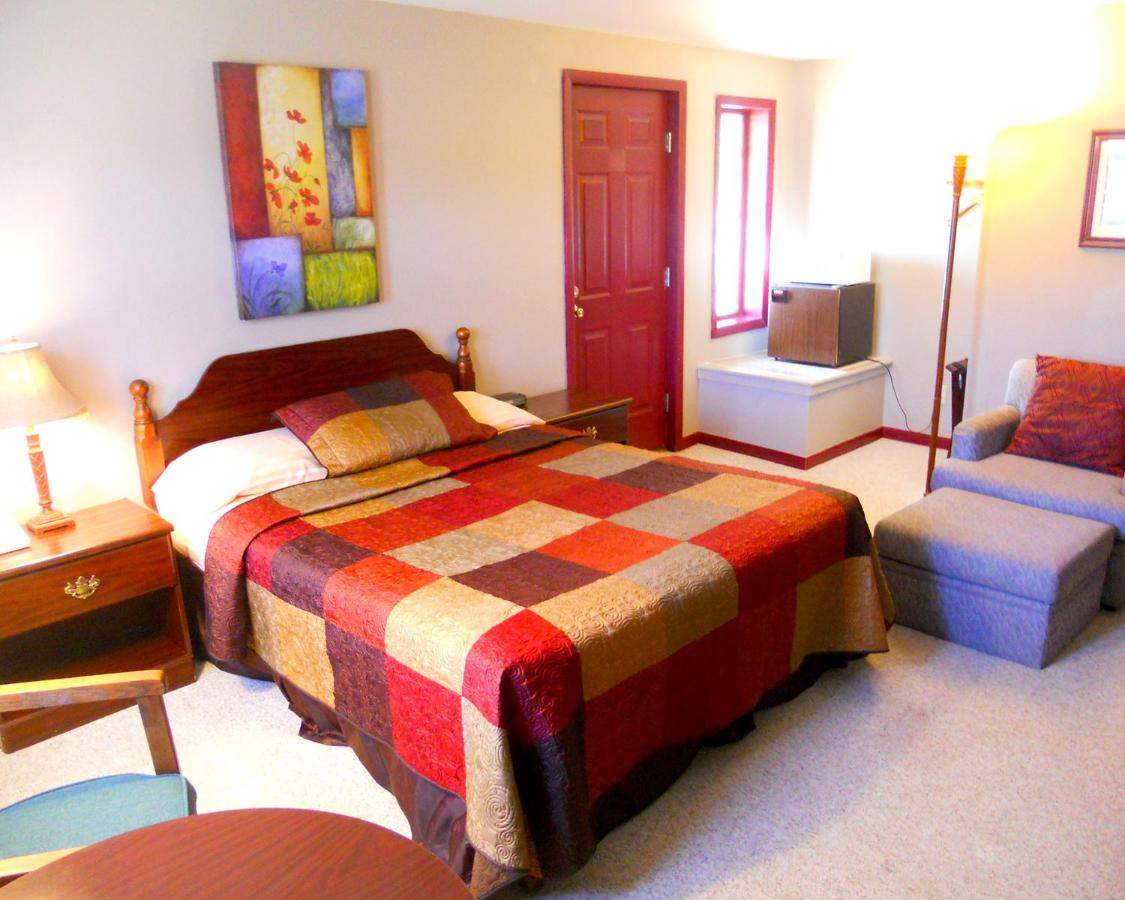  | Vinehurst Inn & Suites