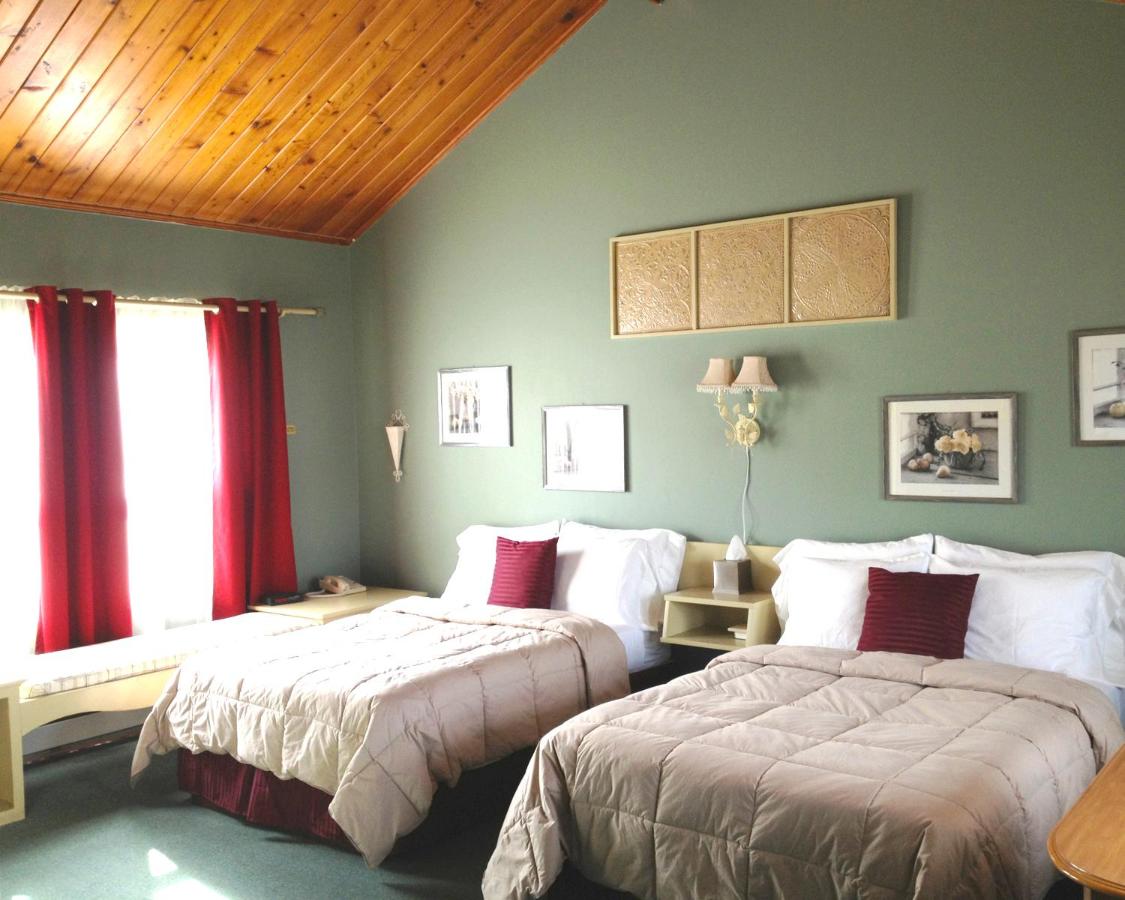  | Vinehurst Inn & Suites