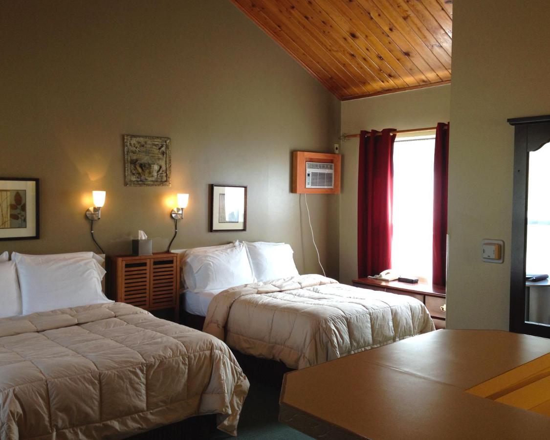  | Vinehurst Inn & Suites