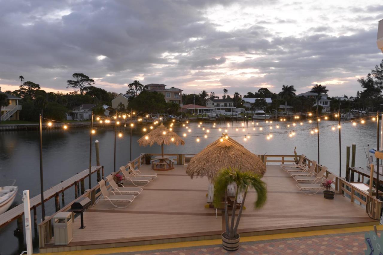 | Bay Palms Waterfront Resort - Hotel and Marina