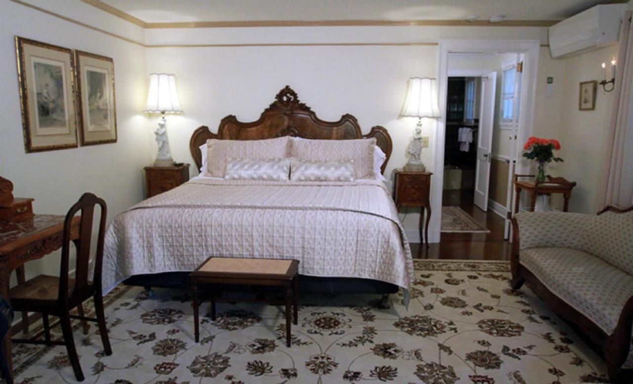 | Ivy Manor Inn Village Center