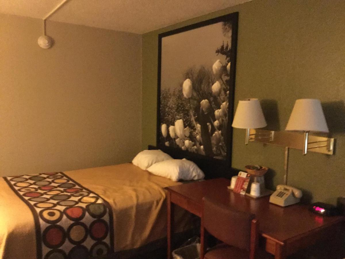 | Super 8 by Wyndham Youngstown/Austintown