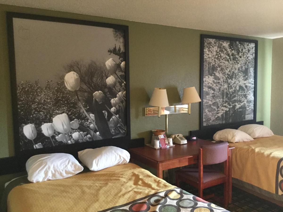 | Super 8 by Wyndham Youngstown/Austintown