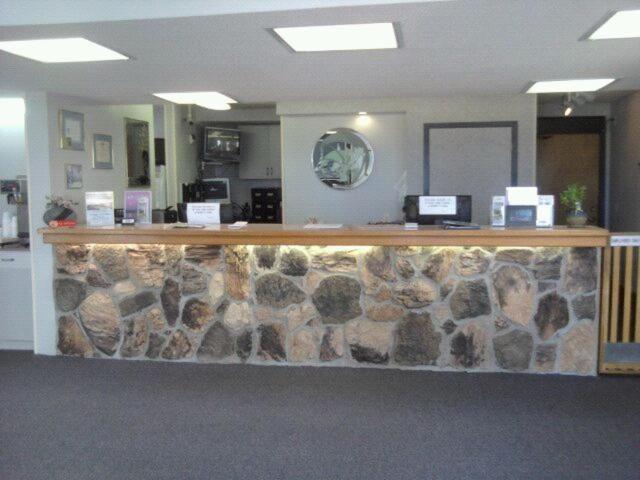 | Quail's Nest Inn & Suites
