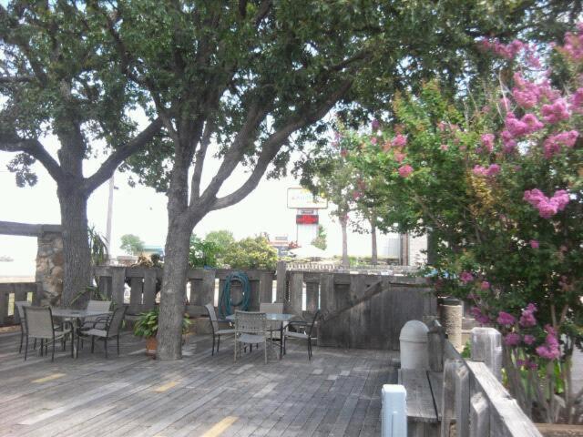 | Quail's Nest Inn & Suites