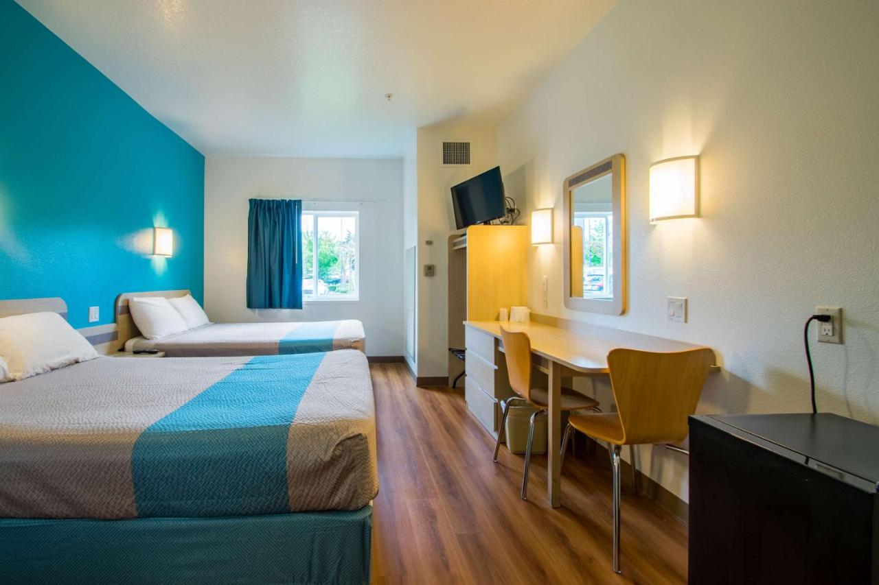Deluxe Queen Room with Two Queen Beds - Non-Smoking at Motel 6-Portland, OR - North