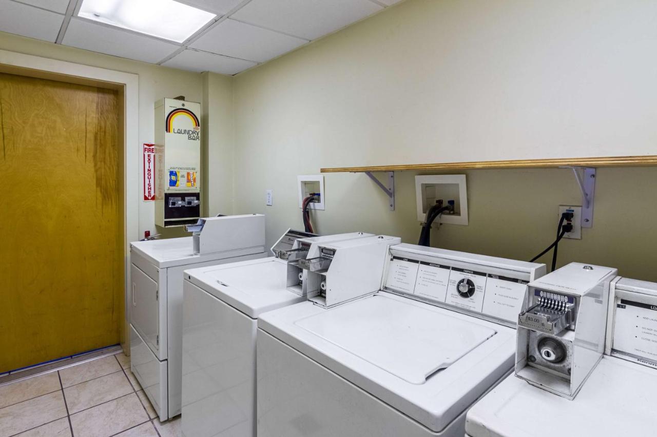 | Motel 6-Groton, CT - Casinos nearby