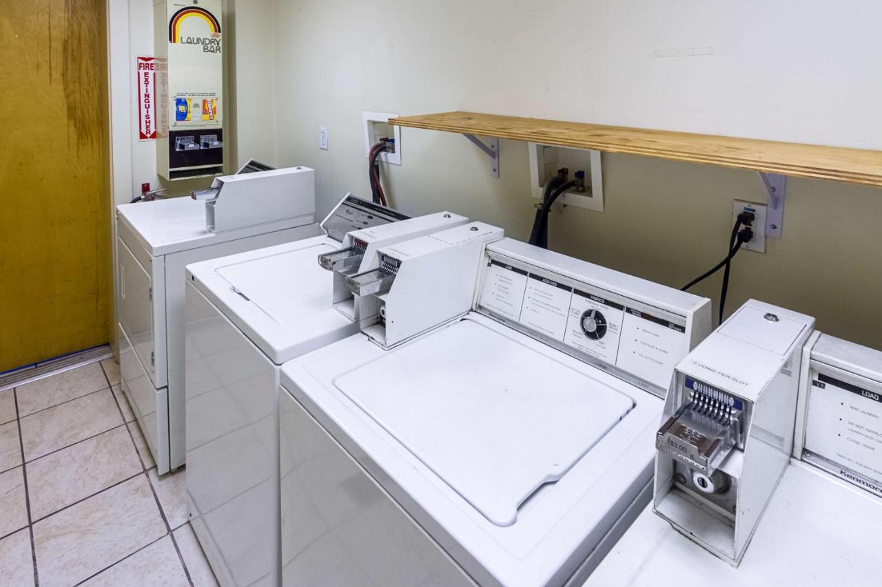 | Motel 6-Groton, CT - Casinos nearby