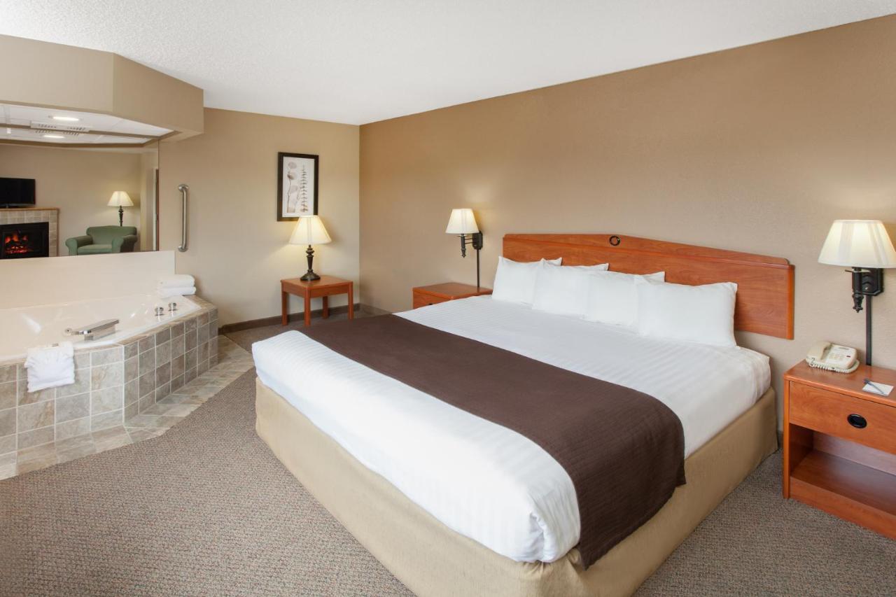 One-Bedroom King Suite - Non-Smoking at AmericInn by Wyndham Greenville