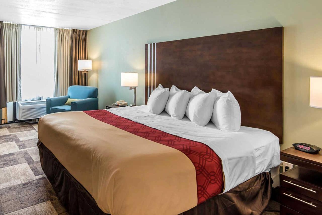 | Econo Lodge Oak Grove