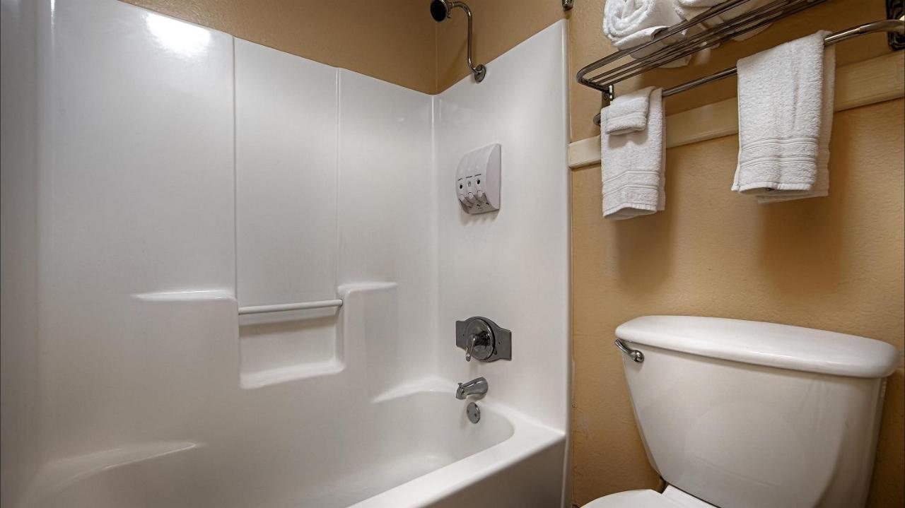 King Room with Kitchenette at SureStay Hotel by Best Western Zapata