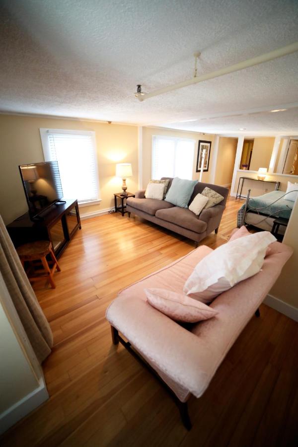 | The Kennebunk Inn