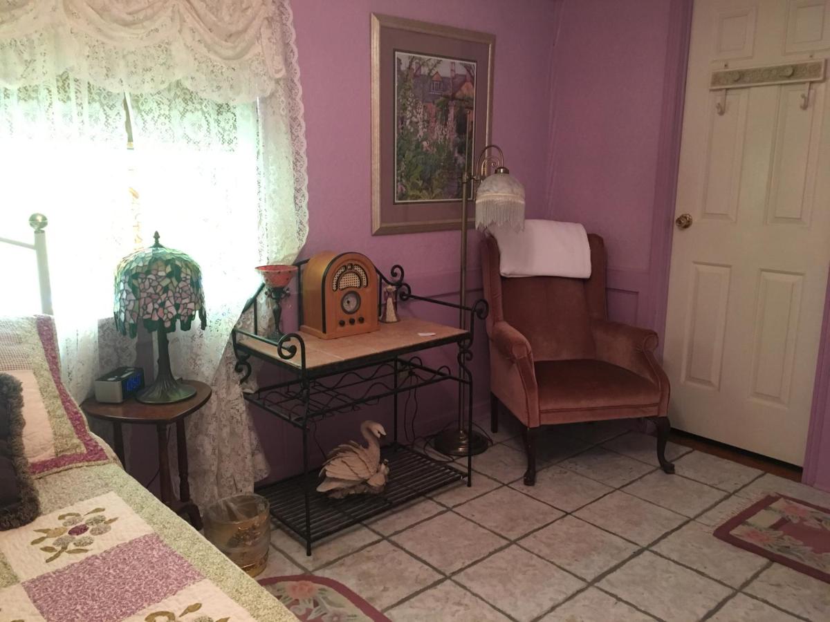 | Shady Lady Bed and Breakfast
