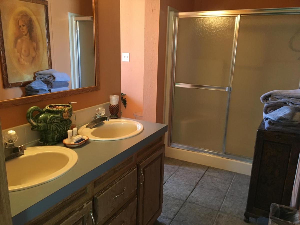 | Shady Lady Bed and Breakfast