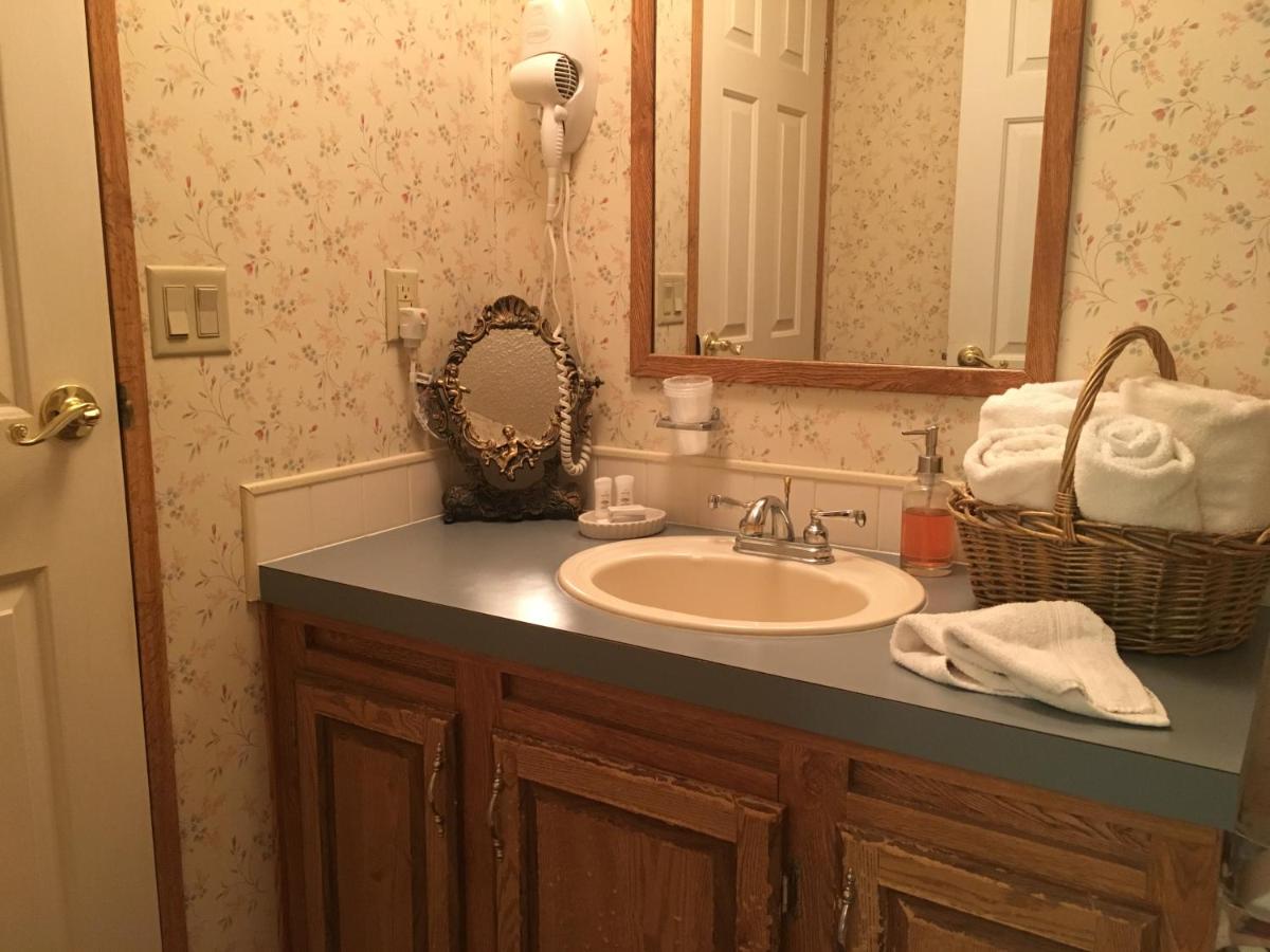 | Shady Lady Bed and Breakfast