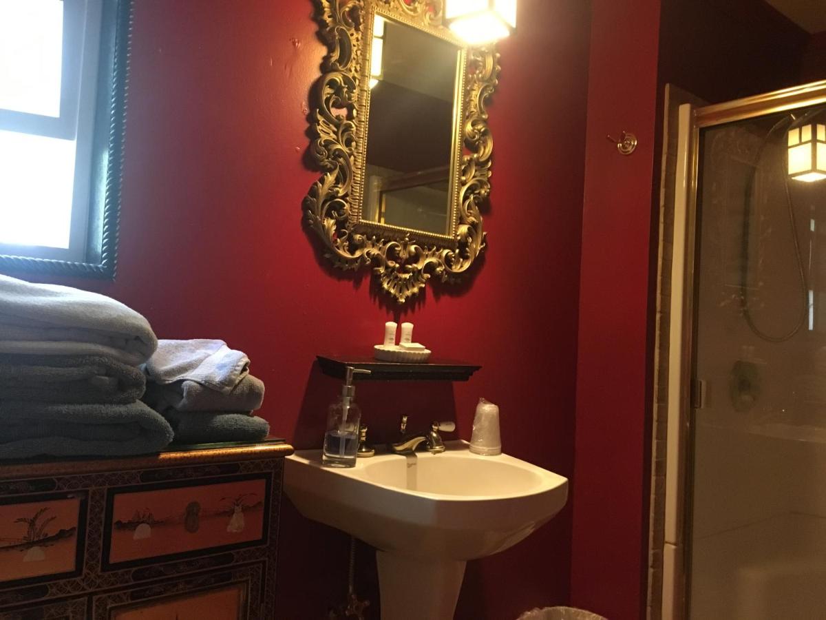 | Shady Lady Bed and Breakfast