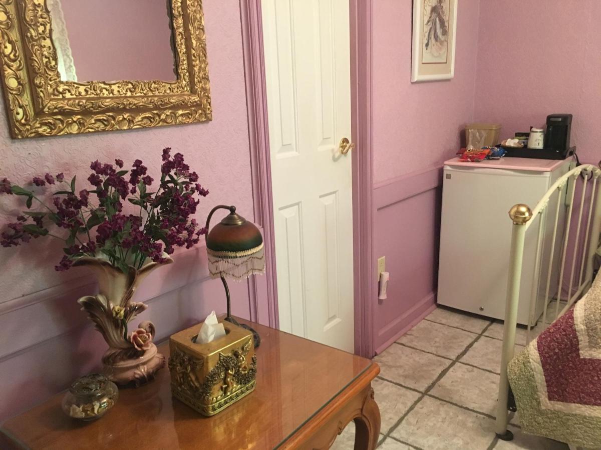 | Shady Lady Bed and Breakfast