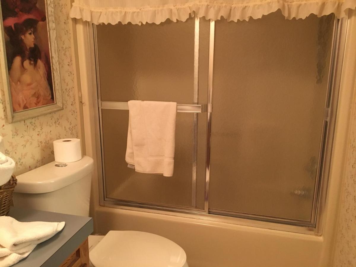 | Shady Lady Bed and Breakfast