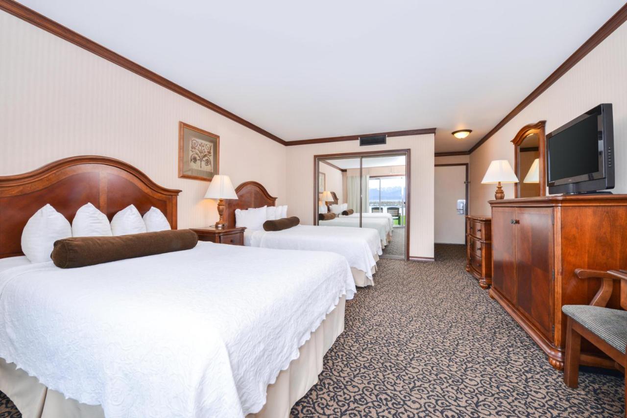 Deluxe Queen Room with Two Queen Beds - Grouond Floor - Non smoking at Best Western Edgewater Resort