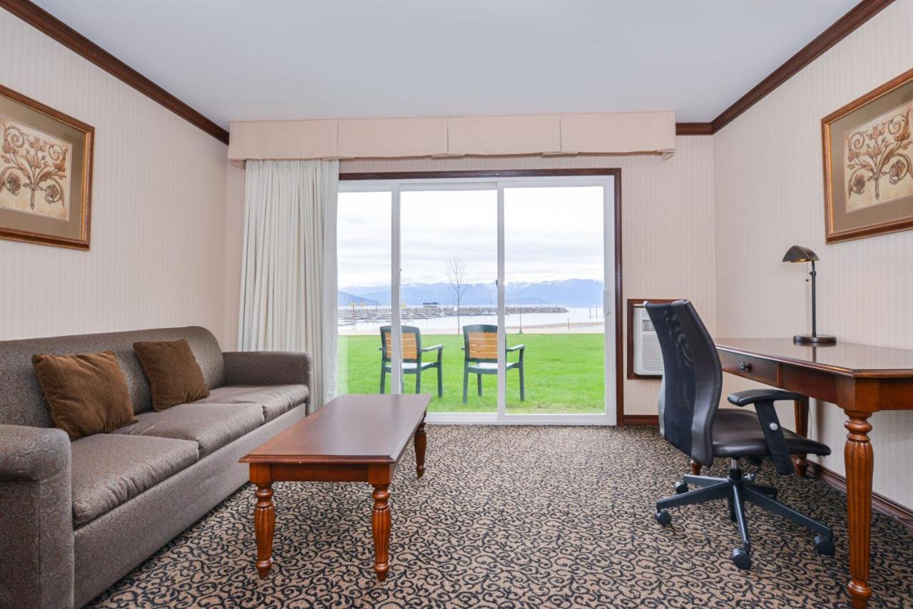 King Room with Kitchenette - Non smoking at Best Western Edgewater Resort