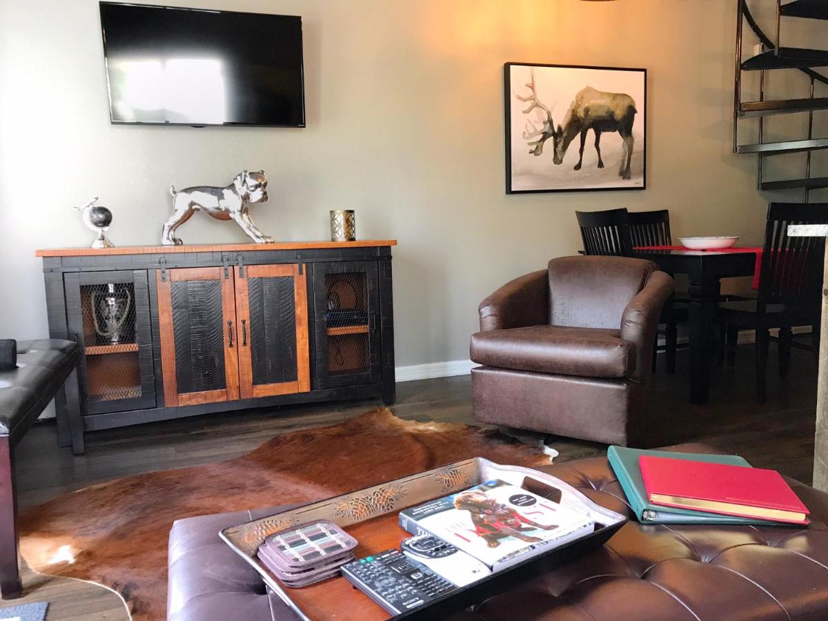 | Breck Creekside at Wildwood Suites