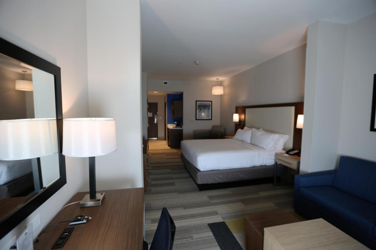 | Holiday Inn Express & Suites Houston NW - Hwy 290 Cypress, an IHG Hotel
