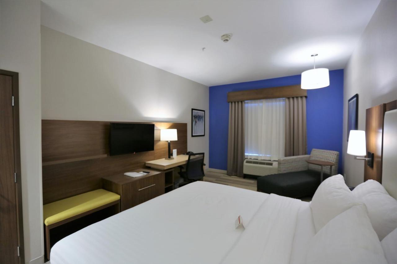 | Holiday Inn Express & Suites Houston NW - Hwy 290 Cypress, an IHG Hotel