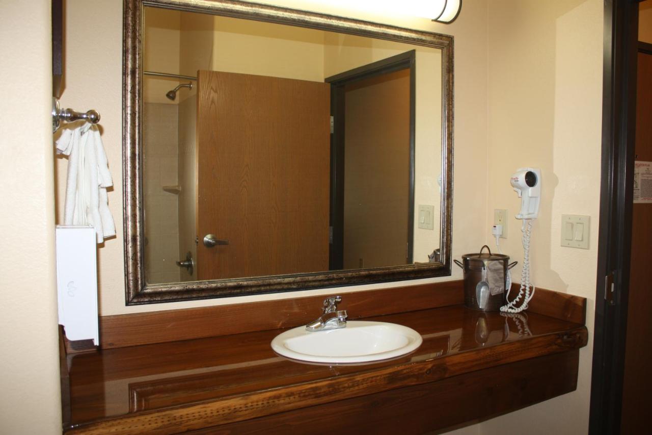 | Hotel Texas Hallettsville
