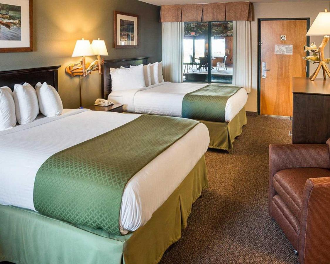 Queen Room with Two Queen Beds and Pool View at Quality Inn Ashland - Lake Superior