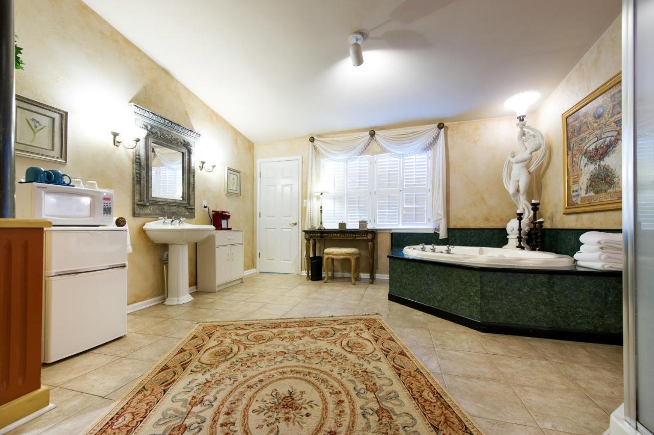 | Historic Michabelle Inn