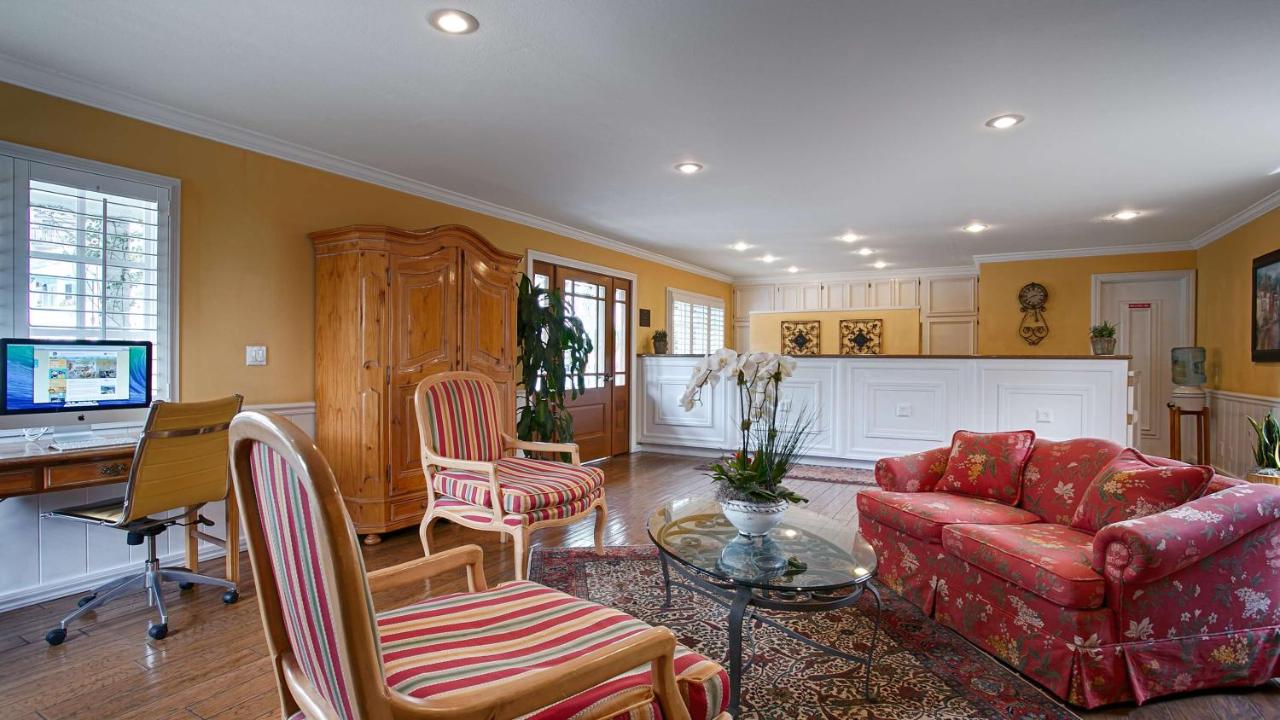 | Carmel Bay View Inn
