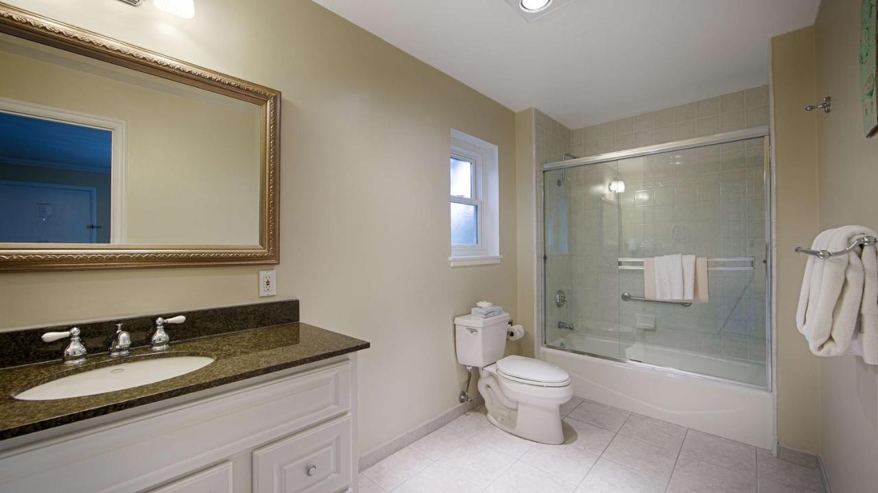| Carmel Bay View Inn