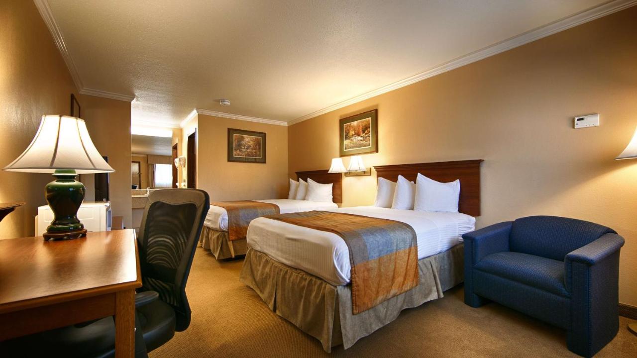 Double Room with Two Double Beds - Non Smoking at Best Western Clermont