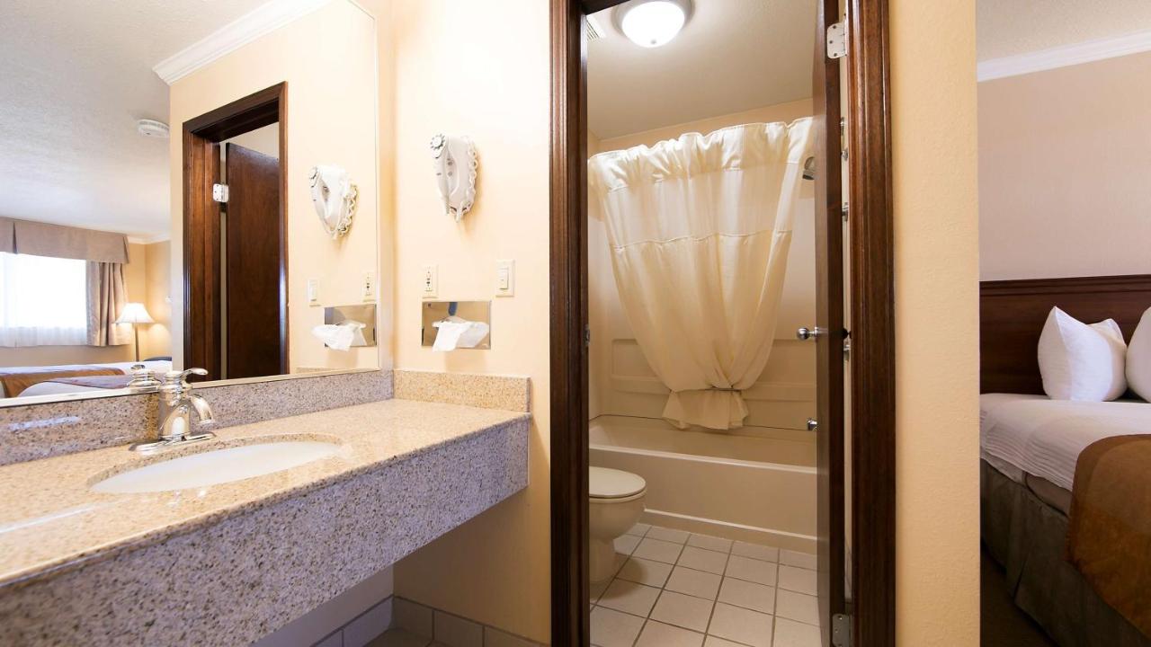 Double Room with Two Double Beds - Non Smoking at Best Western Clermont