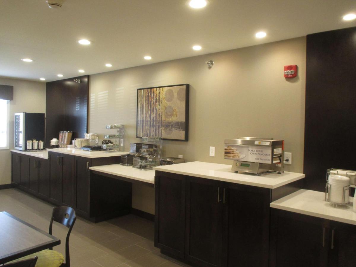 | Best Western Harvest Inn & Suites