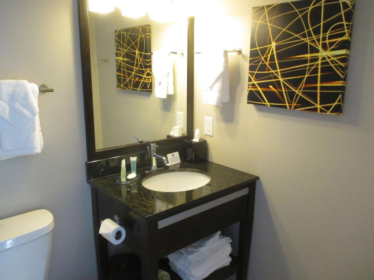 | Best Western Harvest Inn & Suites
