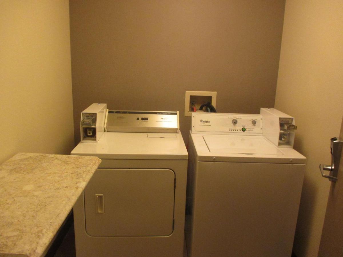 | Best Western Harvest Inn & Suites