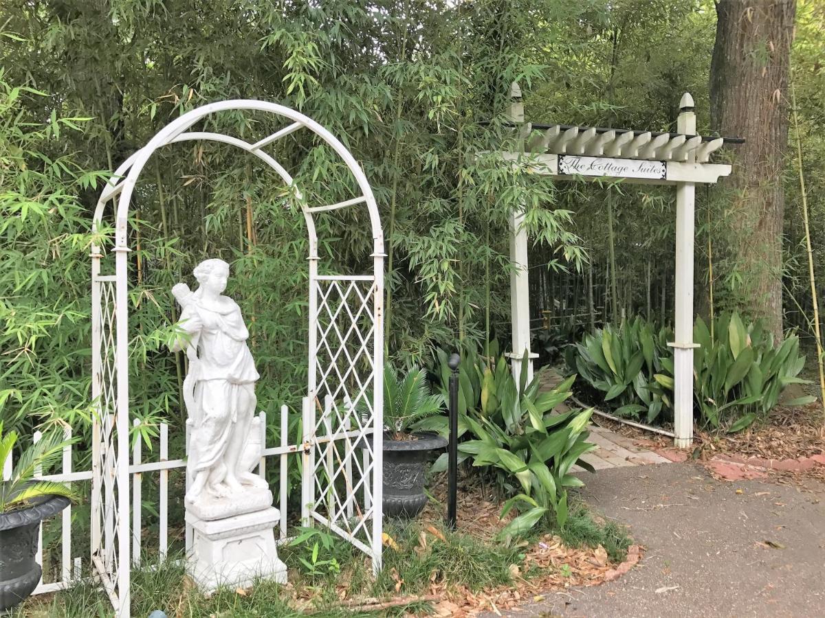 | Historic Michabelle Inn