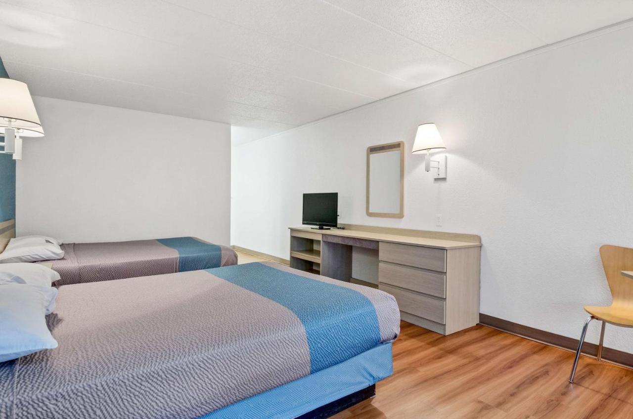| Motel 6-Big Springs, NE
