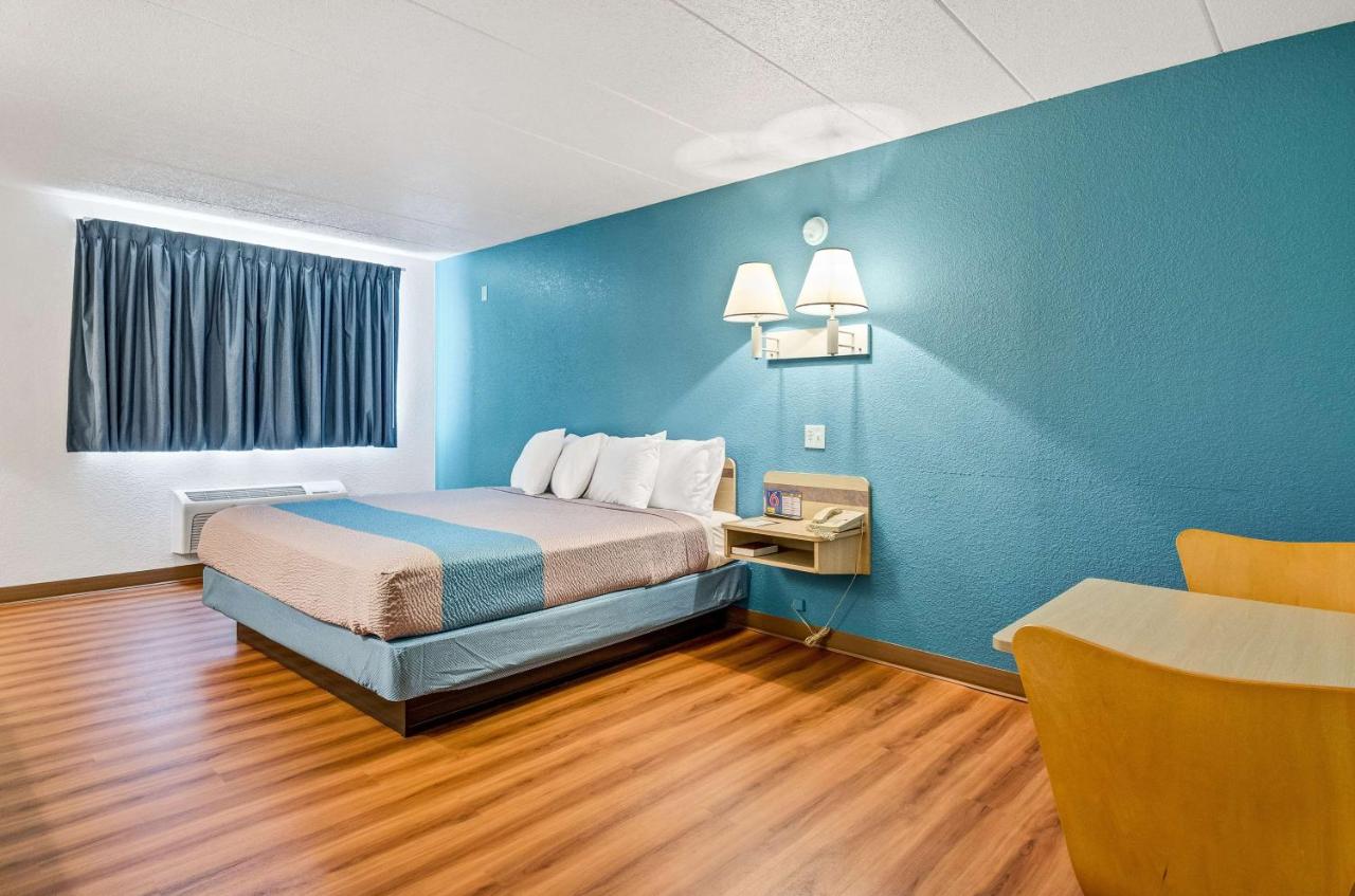 | Motel 6-Big Springs, NE