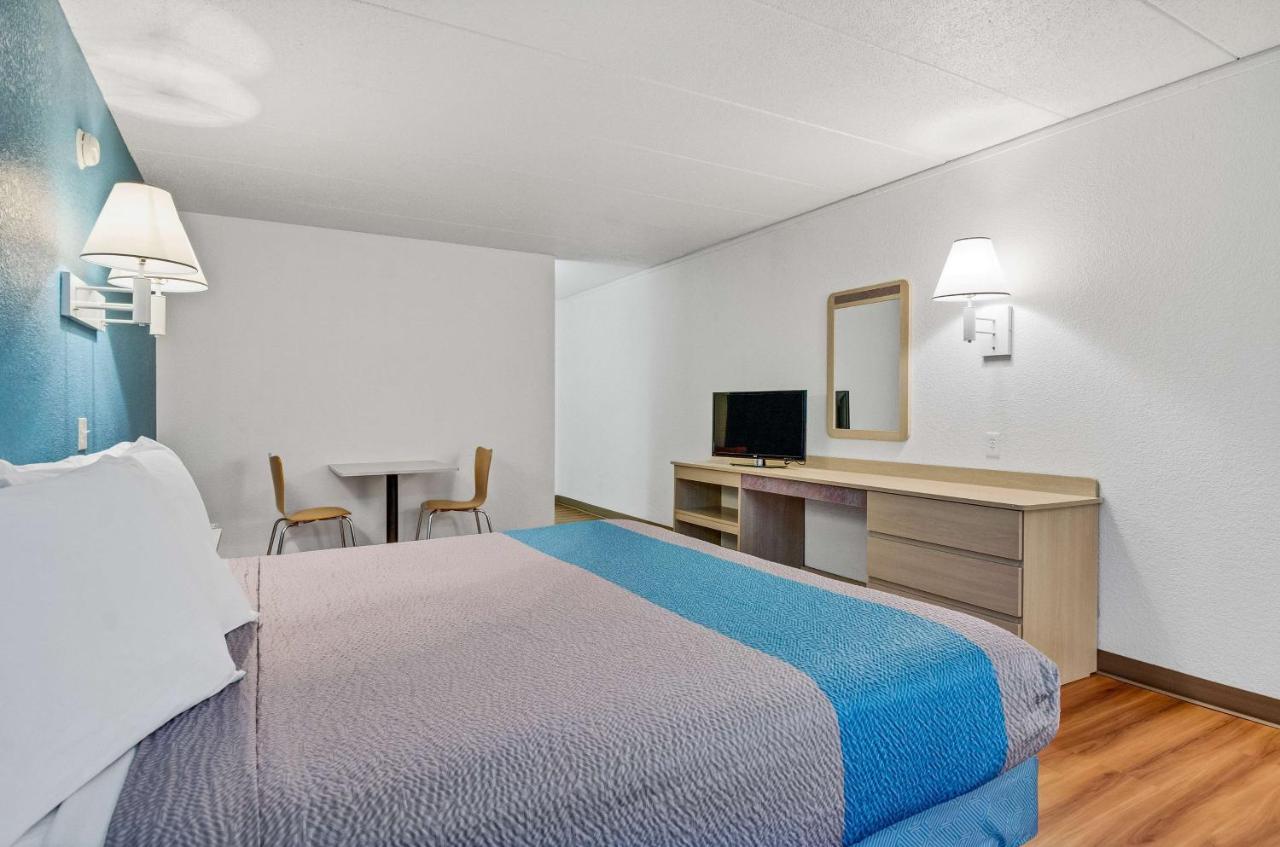 | Motel 6-Big Springs, NE