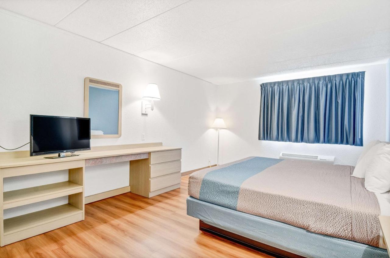 | Motel 6-Big Springs, NE